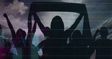 Stadyumdaki taraftarlara tezahürat eden grafiklerin ve veri işlemenin görüntüsü. spor, rekabet, küresel iletişim ve dijital arayüz kavramı, dijital olarak oluşturulmuş görüntü.