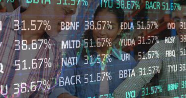 Depodaki çeşitli işçilerden oluşan borsa görüntüsü. küresel sevkiyat, dağıtım ve bağlantılar konsepti dijital olarak oluşturuldu.