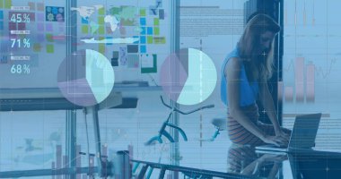 Kafkasyalı iş kadınının mali veri işleme görüntüsü. küresel iş, finans, teknoloji ve bağlantılar konsepti dijital olarak oluşturulmuş görüntü.