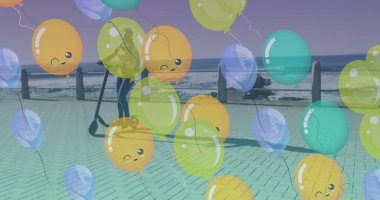 Gezintide elektrikli scooter kullanan Afrikalı Amerikalı kadınlara karşı renkli balon ikonları. parti ve olay konsepti
