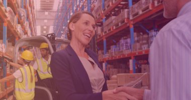 Kafkas kadın patronun depoda işçilerle el sıkışması. iş ve iş konsepti dijital olarak oluşturuldu.