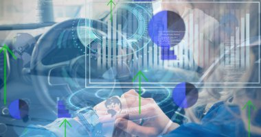 Oklar, çeşitli veriler, grafikler ve hız göstergesi, arabadaki beyaz kadın üzerinde. global otomotiv işi, araba hizmetleri ve teknoloji konsepti dijital olarak oluşturulmuş görüntü.