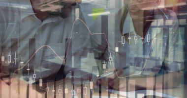 Toplantıdaki iş adamlarının finansal veri işleme görüntüsü. küresel iş, bağlantılar ve veri işleme kavramı dijital olarak oluşturulmuş görüntü.