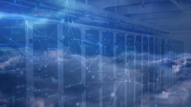 Düz tasarım veri merkezi koridoru, LED-ışıklandırmalı sunucu rafları ve teknoloji için bulut ağı örtüsü gösteriliyor. Teknoloji, veri, altyapı, bağlantı, dijital, yenilik, ağ