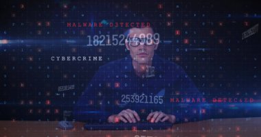 Bilgisayar yazıları, numaralar ve siyah arkaplanda beyaz erkek programcı resmi. veri güvenliği, internet güvenliği ve teknoloji konsepti dijital olarak oluşturulmuş görüntü.