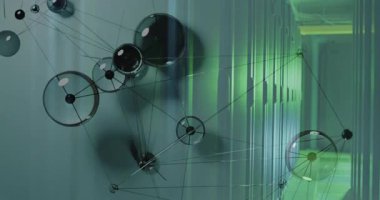Koridor boyunca uzanan cam kürelerden oluşan yüzen ağlar filamanları ve yeşil parıltıyı gösteriyor. Fütüristik, teknoloji, ağ, soyut, modern, yenilik, bağlantı