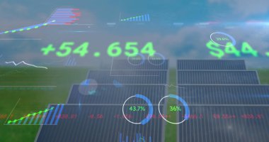 Güneş panelleri üzerinden finansal veri işleme görüntüsü. elektrik, enerji ve güç dağılımı dijital olarak oluşturulmuş görüntü.