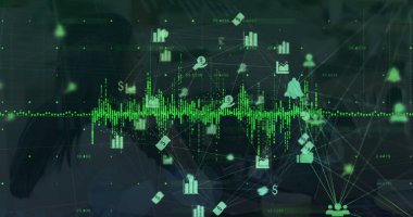 Laptop kullanan beyaz bir kadın üzerinden bağlantı ağı görüntüsü. küresel bağlantılar, veri işleme ve teknoloji konsepti dijital olarak oluşturulmuş görüntü.