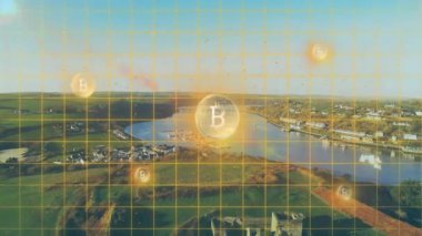 Bitcoin simgeleri kıvrımlı nehir ve yama alanları üzerinde yüzer, turuncu ızgara örtüsü içerir. Teknoloji, finans, dijital, yenilik, kırsal, manzara, bağlantı