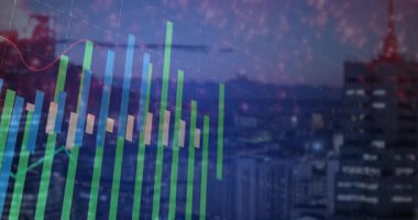 Finansal veri tablosu, alacakaranlık şehrinin ufuk çizgisini kaplayan yeşil mavi şamdanları ve renkli çizgileri gösteriyor. Soyut, modern, gösterişli, analitik, teknoloji, finans, iş