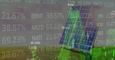 Güneş paneli üzerinden finansal veri işleme görüntüsü. küresel iş, finans ve dijital arayüz kavramı dijital olarak oluşturulmuş görüntü.