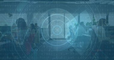 Çeşitli iş adamları üzerinde veri işleme ve tarama görüntüsü. küresel iş, teknoloji ve dijital arayüz kavramı dijital olarak oluşturulmuş görüntü.