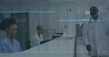 Tıbbi doktor hasta dosyalarını gözden geçiriyor, yüzen hata kodları da olay yerini örtüyor. Sağlık, profesyonellik, danışma, klinik, tanı, modern, tıbbi