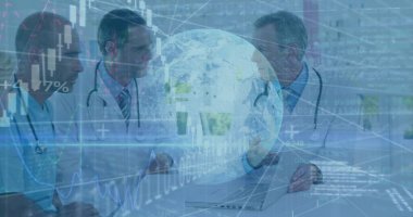 Finansal grafiklerin ve çeşitli doktorların konuşmalarının görüntüsü. sağlık, tıp mesleği, ekonomi, finans ve teknoloji konsepti dijital olarak oluşturulmuş imaj.