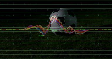 Futbol topu, neon şebeke kaplamasının altında çimenlerin üzerinde yuvarlanıyor ve dalga şeklindeki çizgileri 3 boyutlu olarak gösteriyor. Spor, teknoloji, dijital, fütürist, gececi, dinamik, yenilikçi