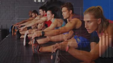 Grup spor salonunda öne doğru esneme hareketleri yaparak yüzen fitness grafikleri ve verileri sergiliyor. Fitness, motivasyon, egzersiz, performans, sağlık, atletik, sağlık