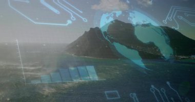 Dijital hologramlar, haritalar ve devrelerle okyanustan yükselen Rocky Dağı adası. Gelecek, teknoloji, veri, dijital, okyanus, soyut, yenilikçi