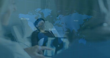 Dünya haritası ve çeşitli kadın doktor ve hastalarla ilgili finansal veriler. sağlık, tıp mesleği, ekonomi, finans ve teknoloji konsepti dijital olarak oluşturulmuş imaj.