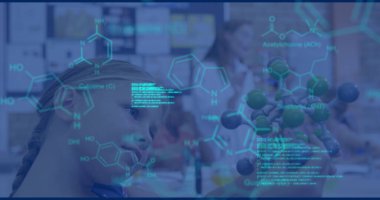 Kafkasyalı liseli kız üzerinde bilimsel veri işleme imgesi. eğitim ve öğrenme kavramı dijital olarak oluşturulmuş görüntü.