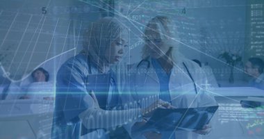 Çeşitli doktor gruplarının veri işleme görüntüsü. küresel tıp, teknoloji, veri işleme ve dijital arayüz kavramı dijital olarak oluşturuldu.