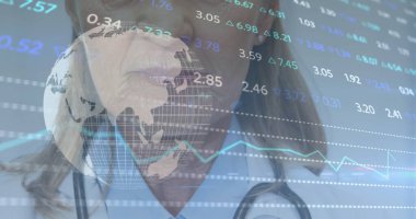 Kafkasyalı kadın doktor yerine finansal verilerin görüntüsü. sağlık, tıp mesleği, finans ve ekonomi kavramı dijital olarak üretilen imaj.