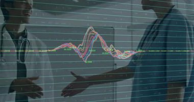 Kadın doktor ve erkek doktor hastane koridorunda dijital çizgi grafikleriyle el sıkışıyor. Tıbbi, takım çalışması, yenilik, profesyonel, işbirliği, sağlık, teknoloji