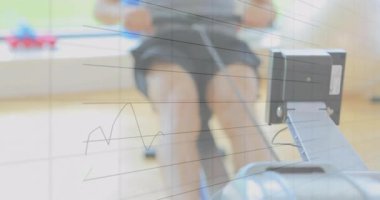% 6.65 'i gösteren finans tablosu verilerini gösterirken sürükleyici kürek çekme makinesi sapı. Spor, analitik, teknoloji, sağlık, modern, kararlılık, eğitim