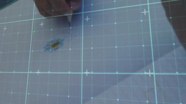 Beyaz kağıda turkuaz şebeke kaplamalı renkli karalamalar çiziyorum. Sanatçılık, yaratıcılık, illüstrasyon, tasarım, dijital baskı, soyut, çalışma alanı