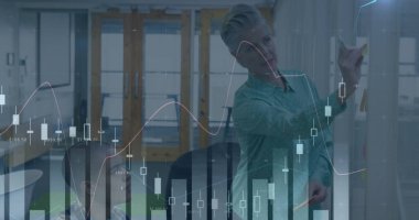 Kafkasyalı iş kadınının mali veri işleme görüntüsü. global business, finans, data işleme ve dijital arayüz kavramı dijital olarak oluşturuldu.