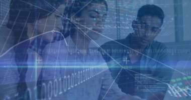 Finansal veri işleme ve çeşitli iş adamları üzerinde borsa görüntüsü. küresel iş, finans ve veri işleme kavramı dijital olarak oluşturulmuş görüntü.