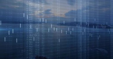 Düz dizayn yarımadası alacakaranlık gökyüzüne karşı şamdanla birleşiyor, parlak veriler içeriyor. Sahil, sükunet, günbatımı, veri görselleştirme, finansal, modern, doğal