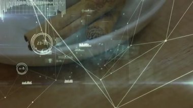 Tarçın çubukları beyaz tabakta, animasyon dijital ağın altında, birbirine bağlı çizgilerle örtüşüyor. Baharatlar, aşçılık, teknoloji, modern, gurme, hassasiyet, yenilik