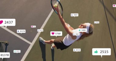 Kadın tenisçi, pazarlama için yüzen sosyal medya simgeleriyle üstten servis yapıyor. Sporcu, spor, yarışma, fitness, açık hava, çeviklik, dinamik