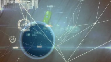 Seramik kahve fincanı ahşap masada dinleniyor, parlayan HUD çizgileri ve dijital düğümler yansıtıyor. Futuristik, teknoloji, arayüz, dijital, çalışma alanı, modern, yenilikçi