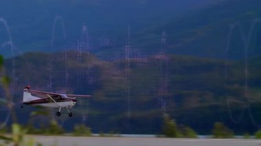 Pervaneli uçak, mor devre şebeke kaplamasına sahip asfalt pist üzerinden kayıyor. Havacılık, teknoloji, fütüristik, minimalist, seyahat, açık hava, dijital