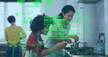 Ocaktaki kadın rehber çocuk, yüzen altıgen teknolojisi grafikleri yemek pişirme adımlarını gösteriyor. Modern, aile, öğretici, çağdaş, yerli, eğitici, dijital