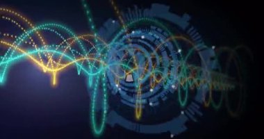 Yüksek teknolojili veri akışı karanlık arayüz boyunca akıyor, parlayan dalga biçimleri ve halka şekilleri sergiliyor. Fütürist, dijital, soyut, teknolojik, veri, siber, neon