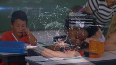 Sınıf teknolojisinin akışını gösteren ağ örtüşürken öğretmenler sıralarda yazı yazıyorlar. Eğitmen, öğrenme, yenilik, işbirliği, öğrenci, sınıf, dijital