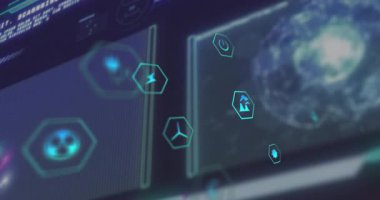 Animasyon teknoloji sahnesinde neon çizgi grafikleri ve yüzen altıgen simgeleri gösteren fütüristik paneller. Teknoloji, fütürizm, veri, analitik, arayüz, görselleştirme, dijital
