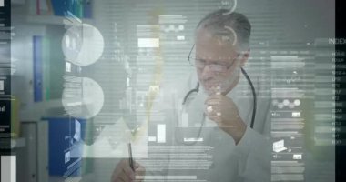 Hasta kayıtlarını resepsiyona yazan bir erkek doktor. Tıbbi bar grafikleri ve turta grafikleriyle birlikte. Profesyonel, analitik, fütüristik, yenilikçi, girişim, şematik, iş
