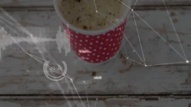 Kırmızı benekli kahve fincanı parlayan ağ düğümleri ve düz çizgi çizimleri içeriyor. Klasik, dilimlenmiş, dijital, teknolojik, sıcak, kırsal, soyut