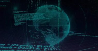 Karanlık çöktüğünde, siluetli güç pilonlarını gösteren holografik dijital kod metni yüzdürmek. Teknoloji, veri görselleştirme, fütürizm, siber güvenlik, dijital ağ, yenilik, manzara