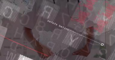 Kadın doktor, teknoloji kliniğinde sağlık verilerini analiz ediyor, kırmızı çizelgeleri ve noktalı dünya haritasını gösteriyor. Tıbbi, yenilik, fütüristik, teknoloji, analitik, sağlık, veri