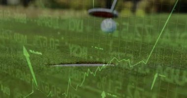 Golf deliği kupası yeşil çimenlikte, yükselen finansal grafiği düz tasarımla örtüşüyor. Kurum, finans, yatırım, büyüme, analiz, iş, analitik