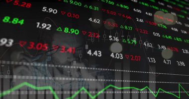 Beyaz adam yerine finansal veri işleme ve borsa görüntüsü. küresel iş, finans ve veri işleme kavramı dijital olarak oluşturulmuş görüntü.