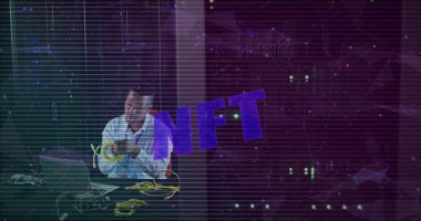 Afro-Amerikan erkek çalışanın sunucu odasında çekilmiş resmi. küresel teknoloji ve dijital arayüz kavramı dijital olarak oluşturulmuş görüntü.