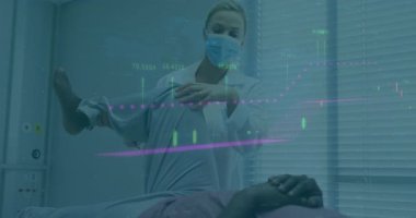 Klinikte hasta bacağını muayene eden kadın doktor, sağlık veri şamdanı tablosu örtüşüyor. Tıbbi, analitik, profesyonel, sağlık, tanı, çağdaş, klinik