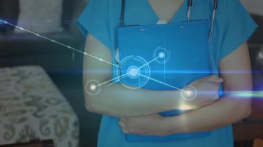 Pano tutmak ve parlayan düğümler, tıbbi alandaki sağlık veri akışını gösteren hemşire. Tıbbi uzmanlık, sağlık, teletıp, fütüristik, dijital sağlık, tanı, sağlık