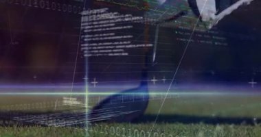 Golf eldiveni çimlere basarken dijital finansal tablolar yeşil alanda düz bir tasarım içinde yüzüyor. Spor giysileri, yatırım, teknoloji, analitik, açık hava, hassasiyet, yenilik