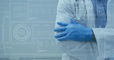 Tıbbi veri sahnesinde, yüzen çizelgeler ve grafiklerle nitril eldivenlerini çeken bir erkek doktor. Sağlık, teknoloji, yenilik, analiz, profesyonellik, tanı, fütürist